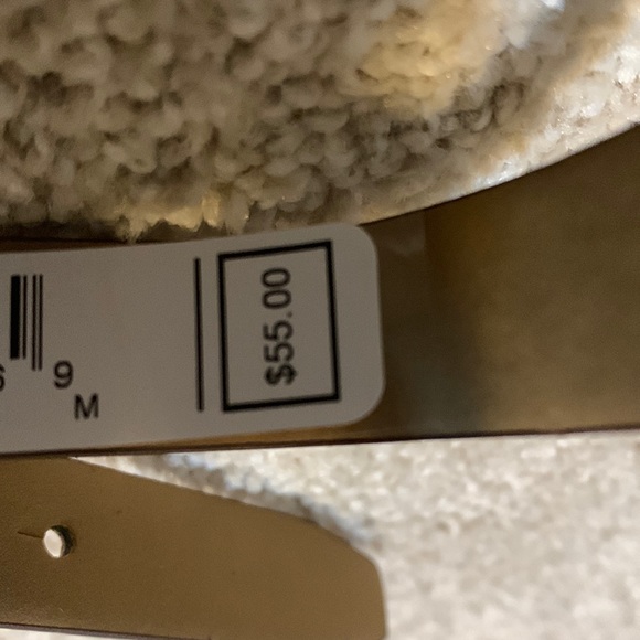 NWT Michael Kor’s Waist/Fanny Bag- Beige with the MK Monogram lettering - Picture 3 of 7